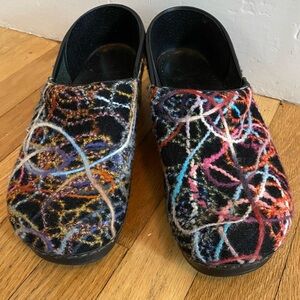 Dansko Clogs Women’s 40 Scribble Confetti Wool Yarn Slip On Comfort Nurse Shoe